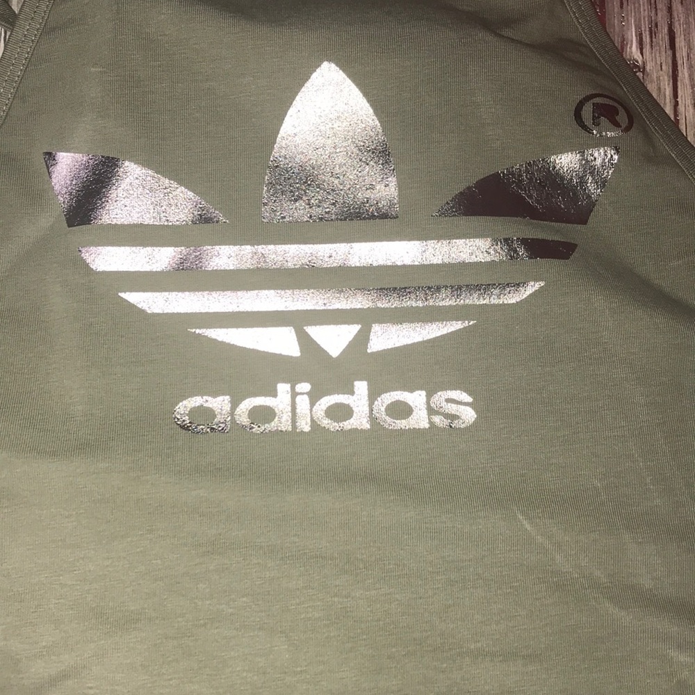 ADIDAS CROP TOP ARMY GREEN 😍😍 - Picture 2 of 2